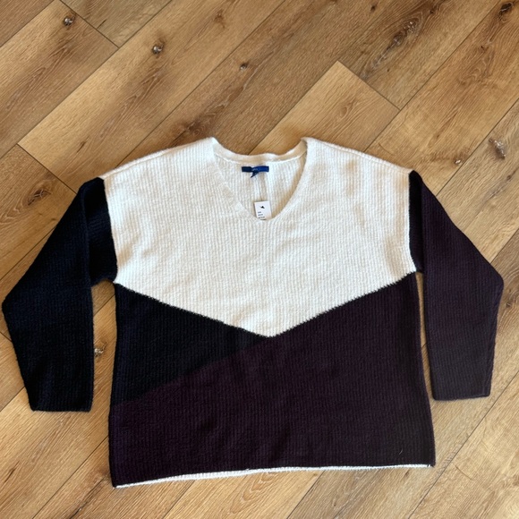 Apt. 9 Sweaters - APT. 9 Colorblock V-Neck Sweater Women’s XXL NWT